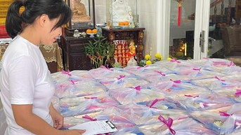 Cô gái Mỹ Tho kế nghiệp cha với 'cuốn bí kíp' giữ hồn bánh trung thu gia truyền