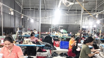 May gia công nông thôn: Lợi cả đôi bề