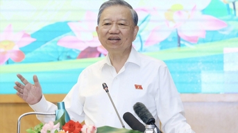 Tổng Bí thư: 'Nghe rục rịch chủ trương tăng lương thì ngoài chợ giá đã tăng'