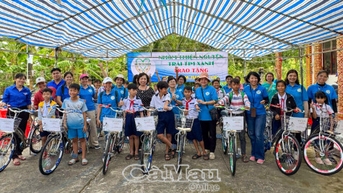 Hành trình xanh nâng bước em đến trường