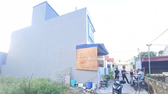 하이퐁에서 남의 땅에 잘못된 집을 지은 사례: '지니'에게 집을 올바른 위치로 옮겨달라고 부탁합니다.