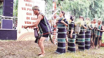 Lễ gọi hồn lúa của người M’nông Gar