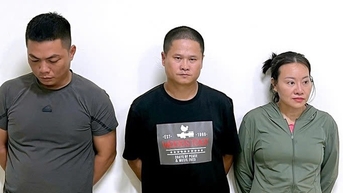 Lãnh đạo Hà Nội yêu cầu xử nghiêm nhóm người xả trộm chất thải bể phốt xuống sông Tô Lịch