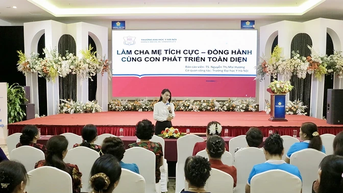 Chương trình làm cha mẹ “Đồng hành yêu thương - Nuôi dưỡng tương lai”