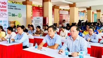 Hơn 1.000 học sinh, sinh viên, người lao động tham gia Ngày hội việc làm năm 2025