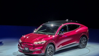 Ford Mustang Mach-E Premium AWD mở màn kỷ nguyên điện hóa của Ford