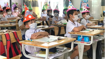Trị lạm thu trong trường học