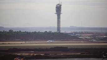 [영상] 베트남 최신 공항 첫 교정 비행