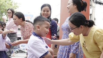 Giữ tôn nghiêm trong giáo dục: Xây nền giáo dục nhân văn, khai phóng