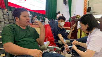 មហោស្រព​បរិច្ចាគ​ឈាម​ស្ម័គ្រ​ចិត្ត Tan An Ward