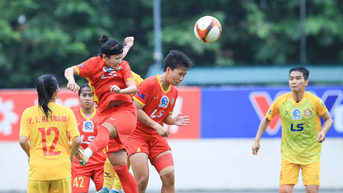Pham Hai Yen ភ្លឺចែងចាំងនៅថ្ងៃហាណូយវាយឈ្នះ Phong Phu Ha Nam
