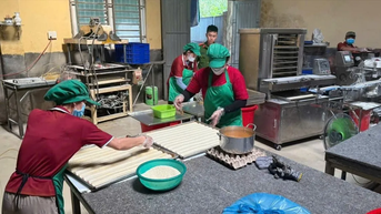 នំព្រះខែជិត ១០,០០០ ត្រូវបានរកឃើញរំលោភលើសុវត្ថិភាពចំណីអាហារ