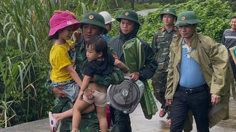ព្យុះ​លេខ 10 កំពុង​បោកបក់​នៅ​កម្រិត 13 នៅ​លើ​កោះ Con Co។