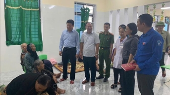 ឆ្លើយតបនឹងខ្យល់ព្យុះលេខ១០៖ ទីក្រុង Ha Tinh ជម្លៀសប្រជាជនជាបន្ទាន់ពីតំបន់គ្រោះថ្នាក់