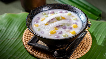 Bualoi ជា​ឈ្មោះ​បង្អែម​ថៃ​ផ្អែម​ដែល​ក្លាយ​ជា​ឈ្មោះ​ព្យុះ​ដ៏​កាច​សាហាវ។