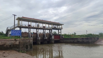 Hai Phong បង្ហូរ​ទឹក​បណ្ដោះអាសន្ន​យ៉ាង​សកម្ម​ក្នុង​ប្រព័ន្ធ​ធារាសាស្ត្រ