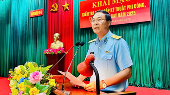 ពិនិត្យចំណាត់ថ្នាក់បច្ចេកទេសនៃអ្នកបើកយន្តហោះ និងសមាជិកនាវិកហោះហើរនៅកងវរសេនាធំទ័ពអាកាស៩១៦