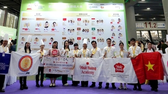 ក្រុម​ចុងភៅ​វៀតណាម​រះ​ក្នុង​កម្មវិធី Asian Pastry Young Chefs Challenge 2025