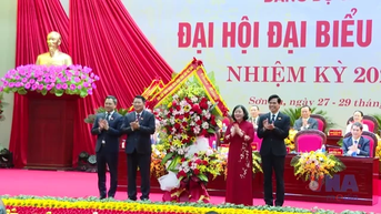 Son La ត្រូវ​ប្រែក្លាយ​វិស័យ​ទេសចរណ៍​ទៅជា​វិស័យ​សេដ្ឋកិច្ច​នាំមុខគេ។