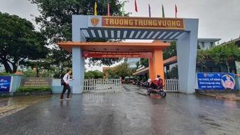 ខេត្ត​ស្នើ​បិទ​សាលា​ដើម្បី​បញ្ចៀស​ខ្យល់ព្យុះ Bualoi សាលា​មួយ​នៅ​តែ​បើក​ស្វាគមន៍​សិស្ស