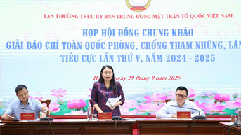 ផ្តល់កិត្តិយសដល់ស្នាដៃឆ្នើមក្នុងពិធីប្រគល់ពានរង្វាន់សារព័ត៌មានជាតិ ស្តីពីការទប់ស្កាត់ និងប្រឆាំងអំពើពុករលួយ កាកសំណល់ និងអវិជ្ជមាន