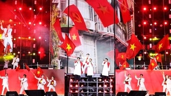 Đêm hội âm nhạc “Tự hào Việt Nam”