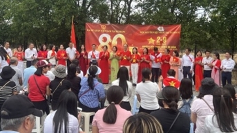 Cộng đồng người Việt Nam tại Romania sôi nổi kỷ niệm 80 năm Quốc khánh