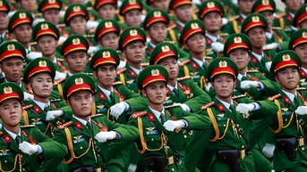 Luong Tam Quang 장군은 9월 2일 경찰이 좋은 일을 하고 있다고 칭찬하는 편지를 보냈습니다.