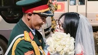 Chàng quân nhân cầu hôn bạn gái sau khi hoàn thành nhiệm vụ A80, dân mạng cùng chúc phúc