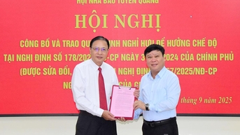 Trao quyết định nghỉ hưu đối với đồng chí Phó Chủ tịch Thường trực Hội Nhà báo tỉnh