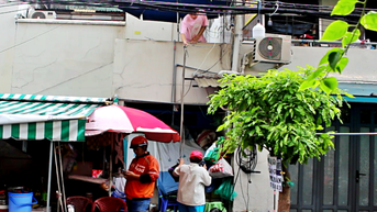 ម្ចាស់ភោជនីយដ្ឋាន U70 នៅ HCMC មិនទាន់រៀបការ លក់អាហារក្រៀម ដើម្បីចិញ្ចឹមចៅកំព្រា
