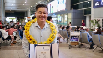 Lại Lý Huynh tiết lộ bí quyết hạ kỳ thủ Trung Quốc và vô địch thế giới