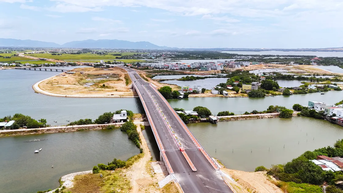 Gia Lai សម្ពោធគម្រោងចរាចរណ៍ថាមវន្តនៅតាមឆ្នេរសមុទ្រចំនួនពីរ