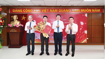 កាសែតឧស្សាហកម្ម និងពាណិជ្ជកម្ម៖ 80 ឆ្នាំនៃប្រវត្តិសាស្រ្តមោទនភាព