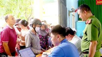 Món quà nhỏ - nghĩa tình lớn