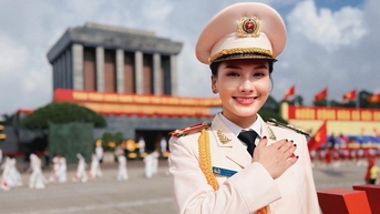 Bảo Thanh trong màu áo công an, Cục trưởng Xuân Bắc cười tươi giữa dàn nghệ sĩ
