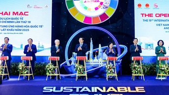 អាជីវកម្មជាង 500 "គ្របដណ្តប់" ព្រឹត្តិការណ៍ទេសចរណ៍ និងពាណិជ្ជកម្មជាបន្តបន្ទាប់នៅទីក្រុងហូជីមិញ