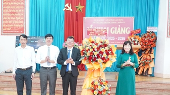 Trường THPT Trường Chinh - Nhân Cơ hân hoan khai giảng năm học mới