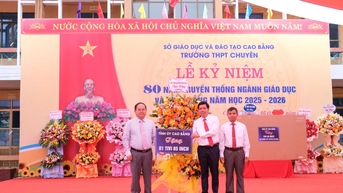 Cao Bang អ៊ូអរដើម្បីស្វាគមន៍ឆ្នាំសិក្សាថ្មី។