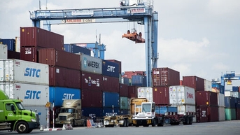 ចំណូល​ពី​ការ​នាំ​ចូល​នាំ​ចេញ​ក្នុង​រយៈពេល​៨​ខែ​សម្រេច​បាន​ជិត​៦០០​ពាន់​លាន​ដុល្លារ