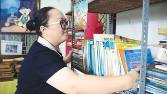 Sống cùng những trang sách cũ