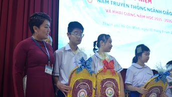 ពិធី​បើក​ការ​រំជួល​ចិត្ត​នៅ​សាលា​ជន​ពិការ​ភ្នែក Nguyen Dinh Chieu