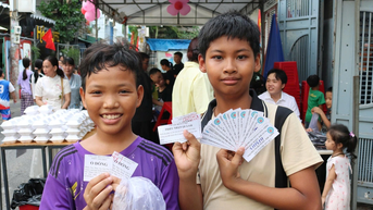 Lễ khai giảng buổi tối của lớp học đặc biệt