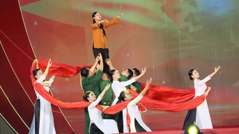 សម្ពោធ​ការ​ប្រកួត​តែង​និពន្ធ​អក្សរសាស្ត្រ និង​សិល្បៈ «​ប្រទេស​រួម​គ្នា​»