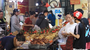 Giá cả ổn định, sức mua tăng trong ngày Rằm tháng Bảy