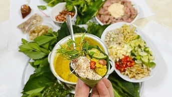 Hấp dẫn gỏi cá mè Quan Sơn