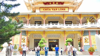 Kiến trúc đẹp của chùa Vạn Linh trên “nóc nhà” miền Tây
