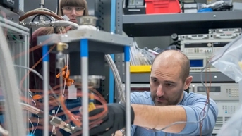 NASA chế tạo loại pin xài hơn 400 năm