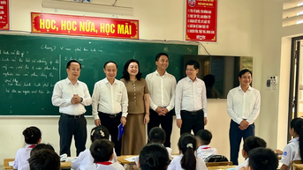 មេរៀន​ពី​ពិធី​សម្ពោធ​ពិសេស​នៅ​ឃុំ​កោះ​តែ​មួយ​នៃ​រាជធានី