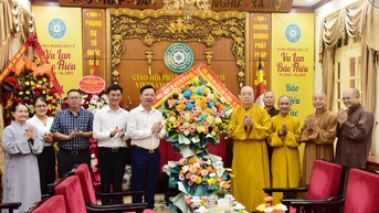 Hà Nội: Thăm hỏi, chúc mừng các chùa nhân dịp Lễ Vu Lan
